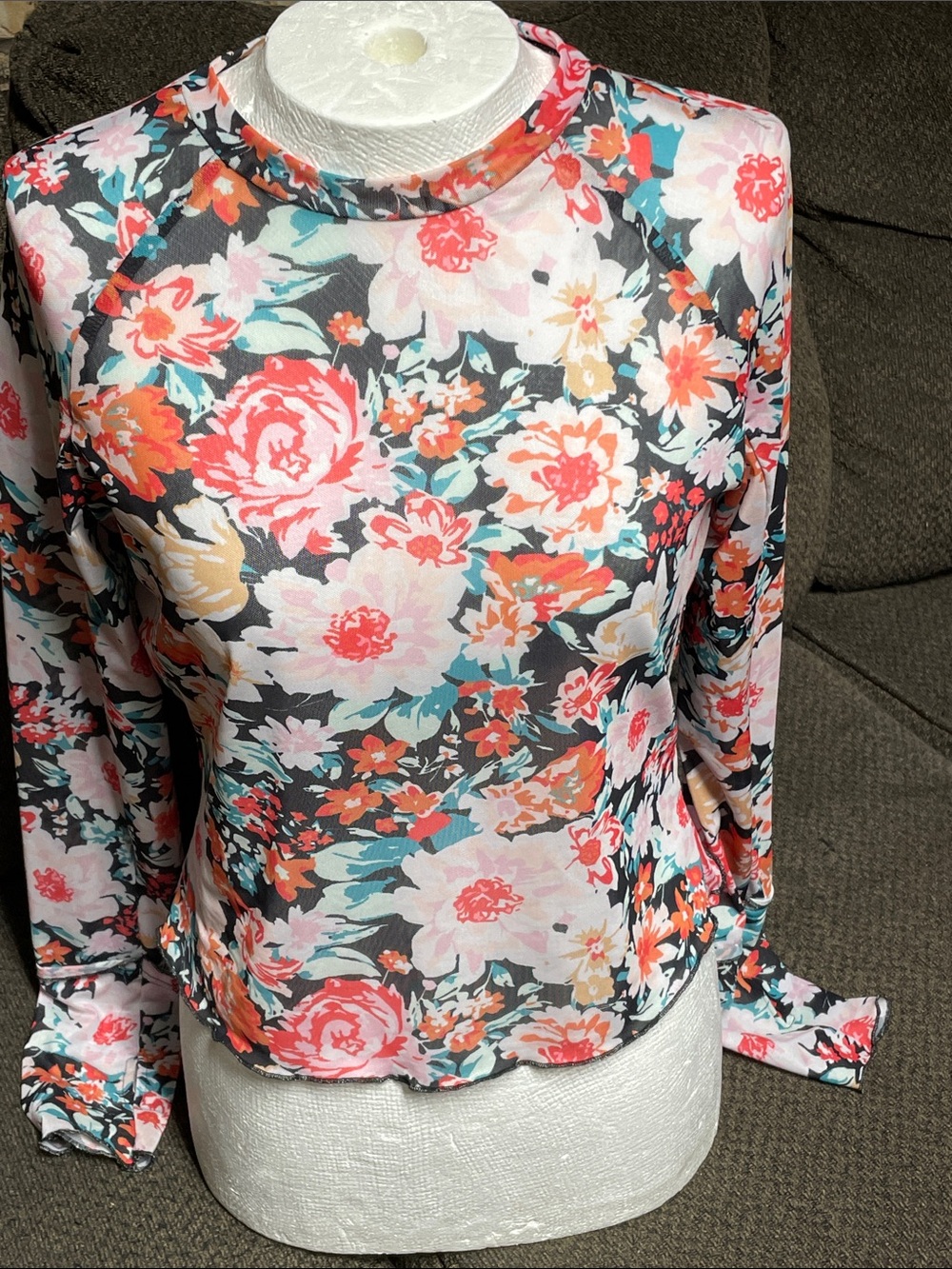Floral Long-Sleeve Crewneck Top w/thumbhole